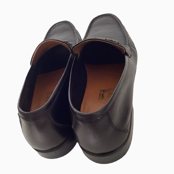 Salvatore Ferragamo Gancini Leather Loafers made in Italy. Size 10 - Picture 7 of 12